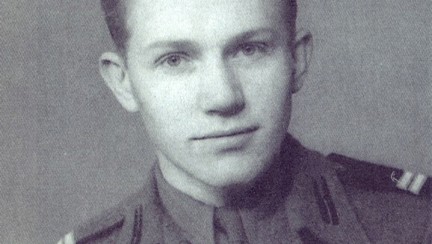 A black and white photo of Dr Zbigniew Pelczynski OBE pictured in 1946 during his time in service