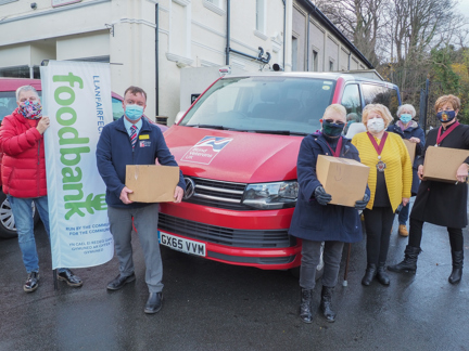 Photo of Blind Veterans UK supporting Llanfairfechan food bank during lockdown